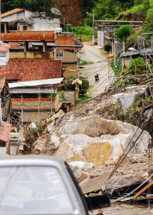 No início do mês, pelo menos 20 casas na cidade de Nova Friburgo (RJ) foram atingidas por dois deslizamentos - Fernando Ferreira/Brazil Photo Press