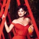 A atriz Penélope Cruz é a estrela da edição 2013 do calendário Campari, cujo tema é superstição. No mês de dezembro, Penélope aparece debaixo de várias escadas (13/11/2012) - Divulgação