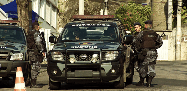 Cena de "5x Pacificação", documentário sobre o cotidiano das favelas cariocas apos a instalação das UPPs - Divulgação / H2O RioFilme