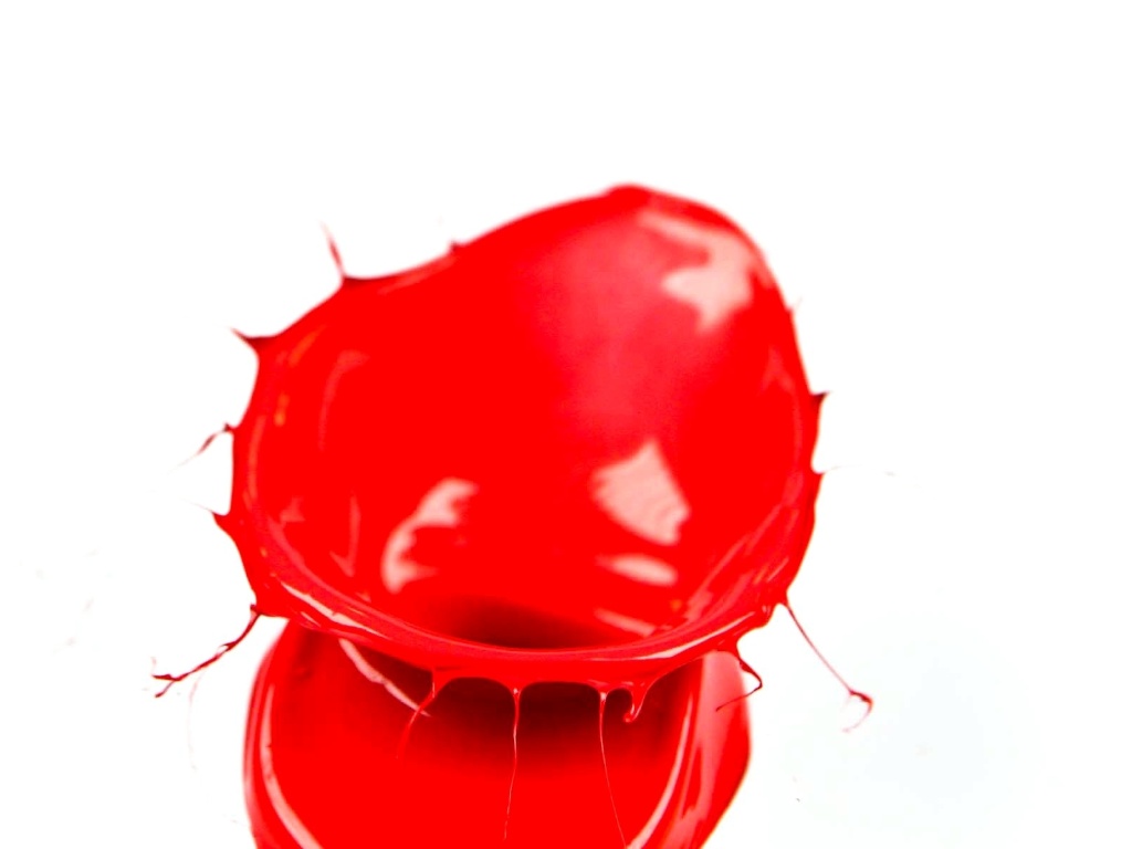 A aplicação do vermelho Revanche: LKS 2189 da Lukscolor pode deixar um ambiente mais caloroso. A fabricante de tintas aposta para as tendências de 2013 nas tonalidades vibrantes e luminosas que se ?relacionam? e se integram com os neutros, que chegam em tons mais aquecidos    - Leandro Moraes/ UOL