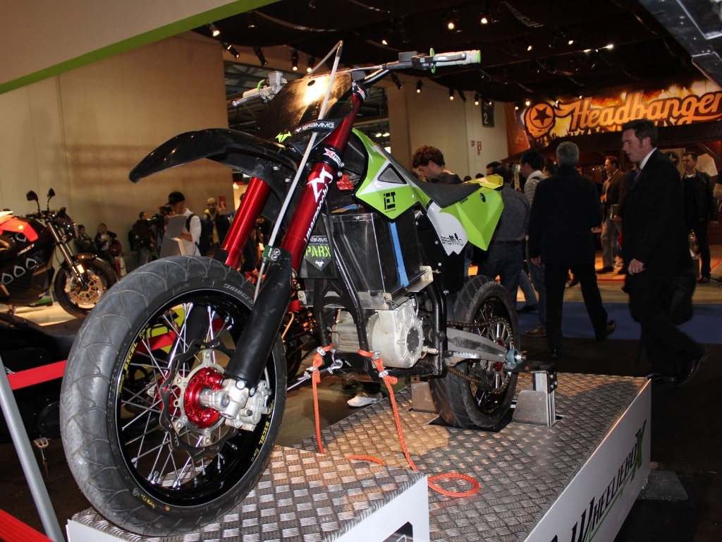 A Brammo Parx adotou o estilo motard, para topar qualquer desafio sem agredir o ambiente - Aldo Tizzani/Infomoto