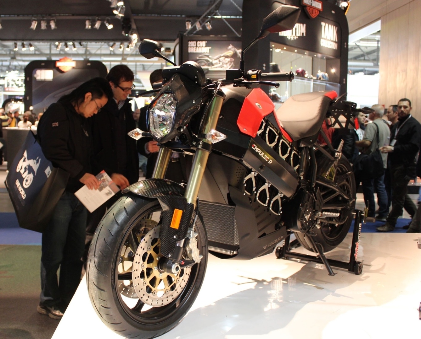 Brammo Empulse R apresenta design bastante radical - Aldo Tizzani/Infomoto