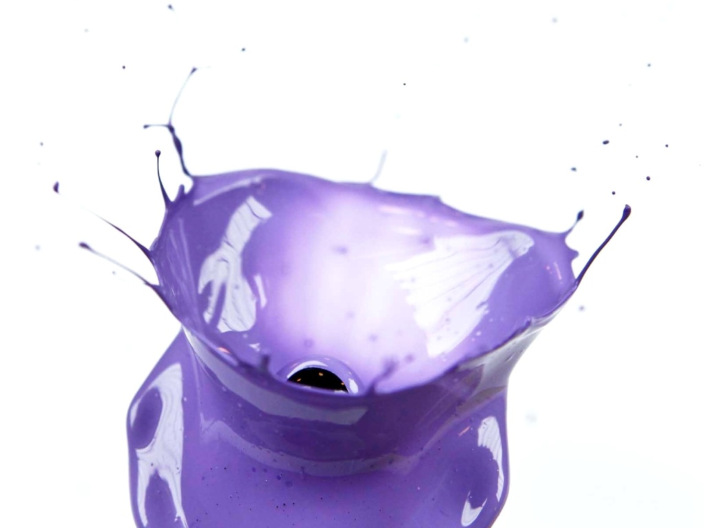 Por não ser nem uma tonalidade feminina e nem masculina, o roxo "Manchuria: LKS 27" da Lukscolor é denifido como uma cor versátil. A fabricante de tintas aposta para as tendências de 2013 nas tonalidades vibrantes e luminosas que se ?relacionam? e se integram com os neutros, que chegam em tons mais aquecidos    - Leandro Moraes/ UOL