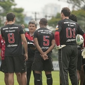 O técnico Ney Franco fechou o treino tático do São Paulo nesta terça-feira no CT da Barra Funda - Divulgação/São Paulo
