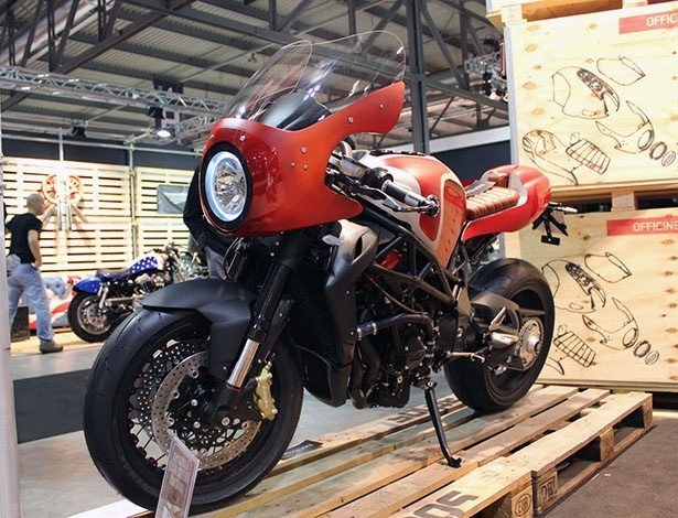 Customização no Salão de Milão 2012 - Carlos Bazela/Infomoto