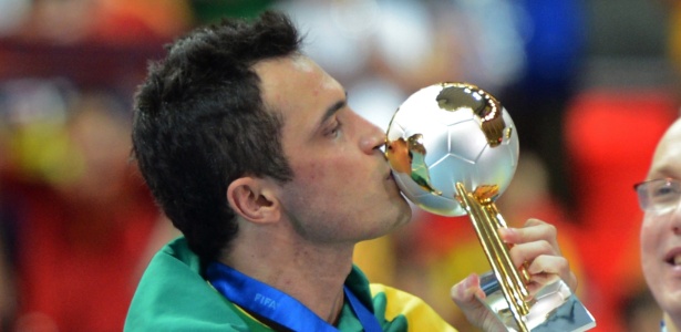 Falcão é um dos principais jogadores brasileiros de futsal