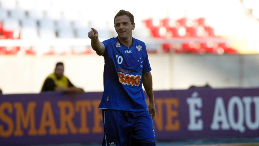 Montillo chegou ao Cruzeiro em julho de 2010 e fez parte do elenco até o final de 2012 - Marcelo de Jesus/UOL