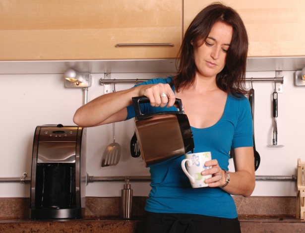 Se você gosta de um café mais suave do que um expresso, escolha uma cafeteira elétrica de coador  - Getty Images