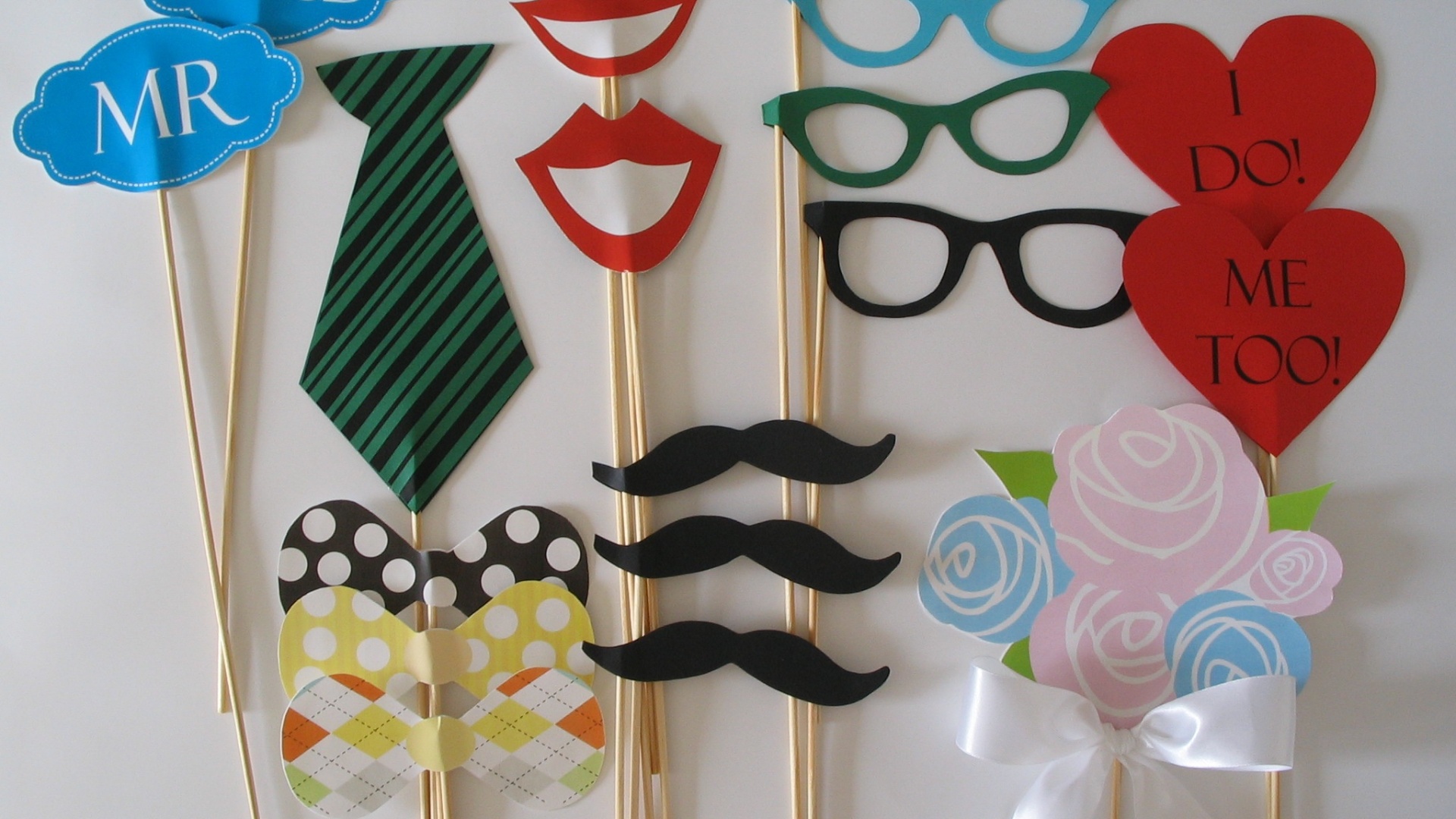 Placas com diversos motivos para fotografar; da Entrepaper (www.entrepaper.com.br), a partir de R$ 50 (kit com 20 peças variadas. O pedido mínimo é de um kit). Disponibilidade e preço sujeitos a alterações. Pesquisa realizada em novembro de 2012 - Divulgação/Entrepaper