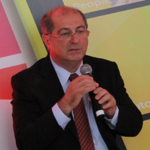 Ministro Paulo Bernardo, durante evento para desenvolvedores de aplicativos para a Nokia  - Guilherme Tagiaroli/UOL