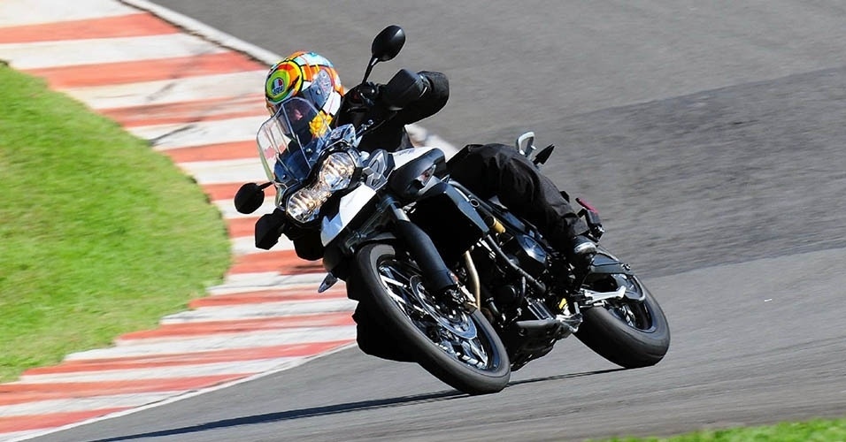 Triumph Tiger 800 XC - Doni Castilho/Infomoto