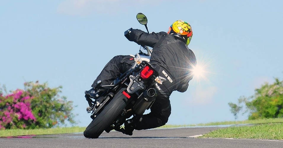 Triumph Tiger 800 XC - Doni Castilho/Infomoto