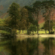O fotógrafo amador Roger Merrifield capturou uma série de paisagens da natureza britânica durante o outono, sempre refletidas em lagos. Esta foto foi registrada por ele em Buttermere, na Região dos Lagos, no noroeste da Inglaterra - Roger Merrifield / Barcroft Media