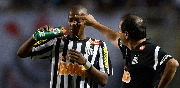 Muricy Ramalho tem sido bastante crítico com Victor Andrade, nova promessa do Santos - Mauro Horita/AGIF
