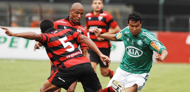 Palmeiras x Atlético-GO na 1ª rodada é entre duas equipes rebaixadas em 2012  - REINALDO CANATO/UOL