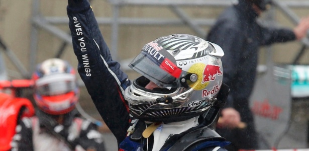Sebastian Vettel se tornou o mais jovem da história da F-1 a se tornar tricampeão - REUTERS/Sergio Moraes