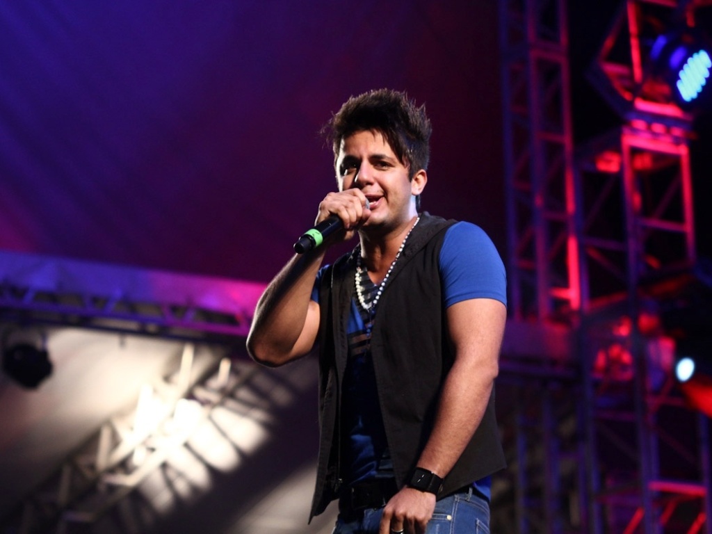 Cristiano Araújo se apresenta no aniversário da rádio Tupi FM, no Estância Alto da Serra, em São Bernardo do Campo, São Paulo (25/11/12) - Cláudio Augusto/Foto Rio News