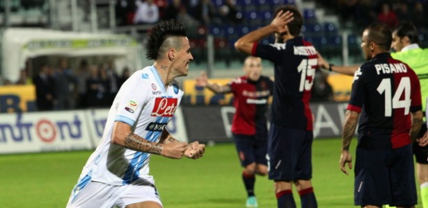 Marek Hamsik, do Napoli, comemora gol marcado na vitória sobre o Cagliari pelo Italiano - Getty Images