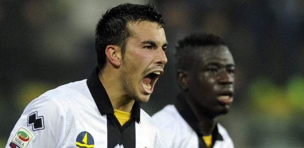 Nicola Sansone, do Parma, comemora gol marcado na vitória sobre a Inter de Milão - Getty Images