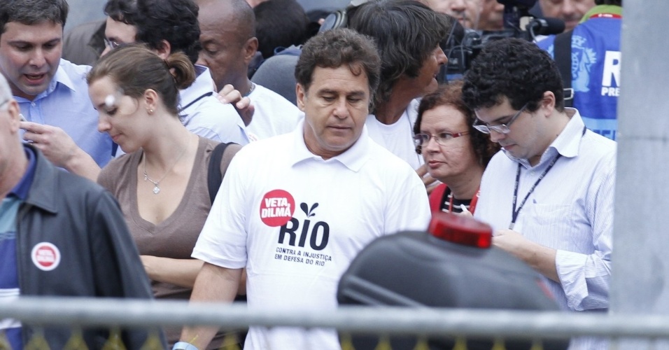 O ator Marcos Frota participou da passeata "Veta, Dilma" que tem por objetivo manter os royalties do petróleo na cidade do Rio (26/11/12). A manifestação ocorreu no centro da cidade