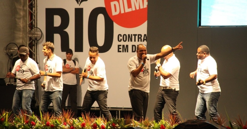 O grupo Molejo participou da passeata "Veta, Dilma" que tem por objetivo manter os royalties do petróleo na cidade do Rio (26/11/12). A manifestação ocorreu no centro da cidade