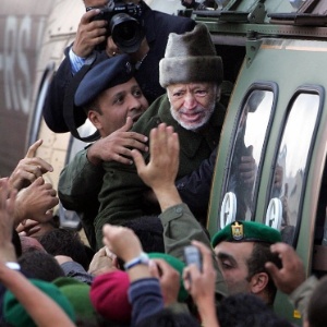 O líder palestino Yasser Arafat em imagem de 2004 - Odd Andersen/AFP