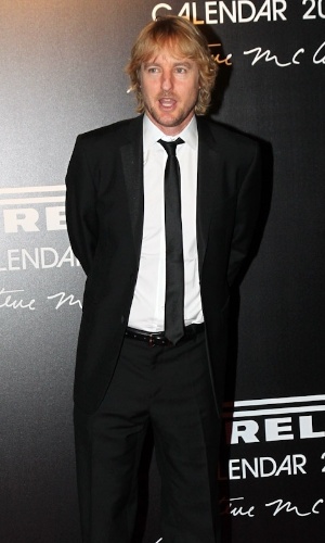 27.nov.2012  - O ator Owen Wilson chega ao lançamento do Calendário Pirelli 2013, no Pier Mauá, no Rio de Janeiro