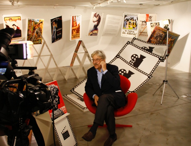 Giancarlo Giannini, homeageado do 8º Festival de Cinema Italiano, concede entrevista no Museu da Imagem e do Som (MIS), em São Paulo (26/11/12) - Divulgação