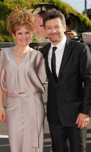 Andy Serkis, que vive o Gollum, e sua mulher Lorraine Ashbourne participam da pré-estreia de 