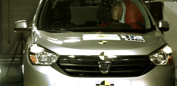 Dacia Lodgy, que deve chegar ao Brasil com o símbolo da Renault, leva três estrelas no Euro NCAP - Divulgação