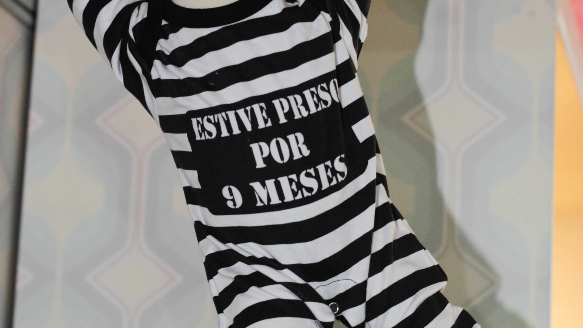 27.nov.2012 - roupa infantil da Feira de Moda e Decoração Infantil Ópera, de São Paulo - Fernando Donasci/UOL