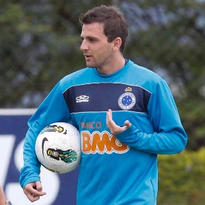 Wesley Costa pede desculpas para a torcida do Grêmio por erro em