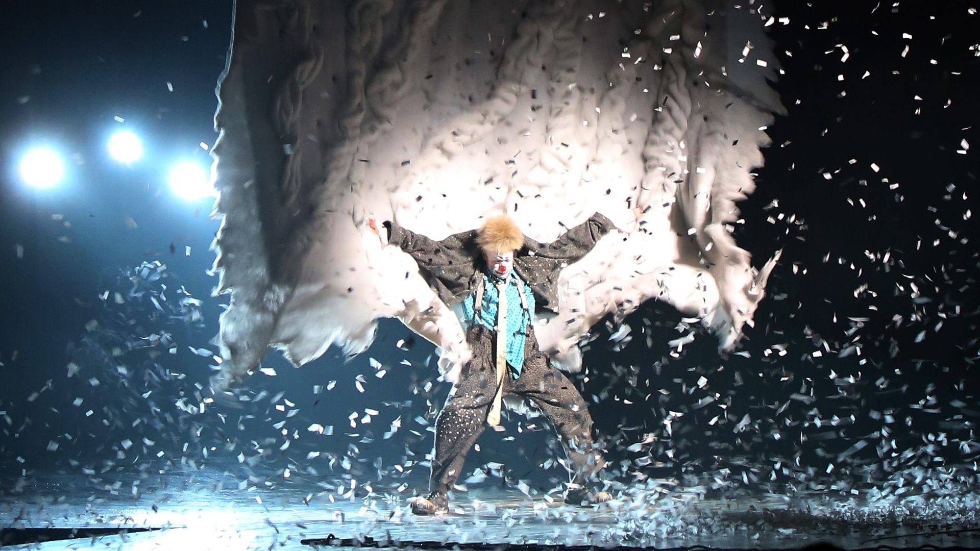 28.nov.2012 - O espetáculo "Alegria", do Cirque du Soleil, estreou no Omnisports Palace of Bercy, em Paris. "Alegria", um dos mais populares shows do grupo canadense fundado em 1984, foi criado para comemorar o décimo aniversário da companhia em 1994. Desde a estreia, o espetáculo já foi assistido por mais de dez milhões de pessoas em cerca de 65 países - Brainpix