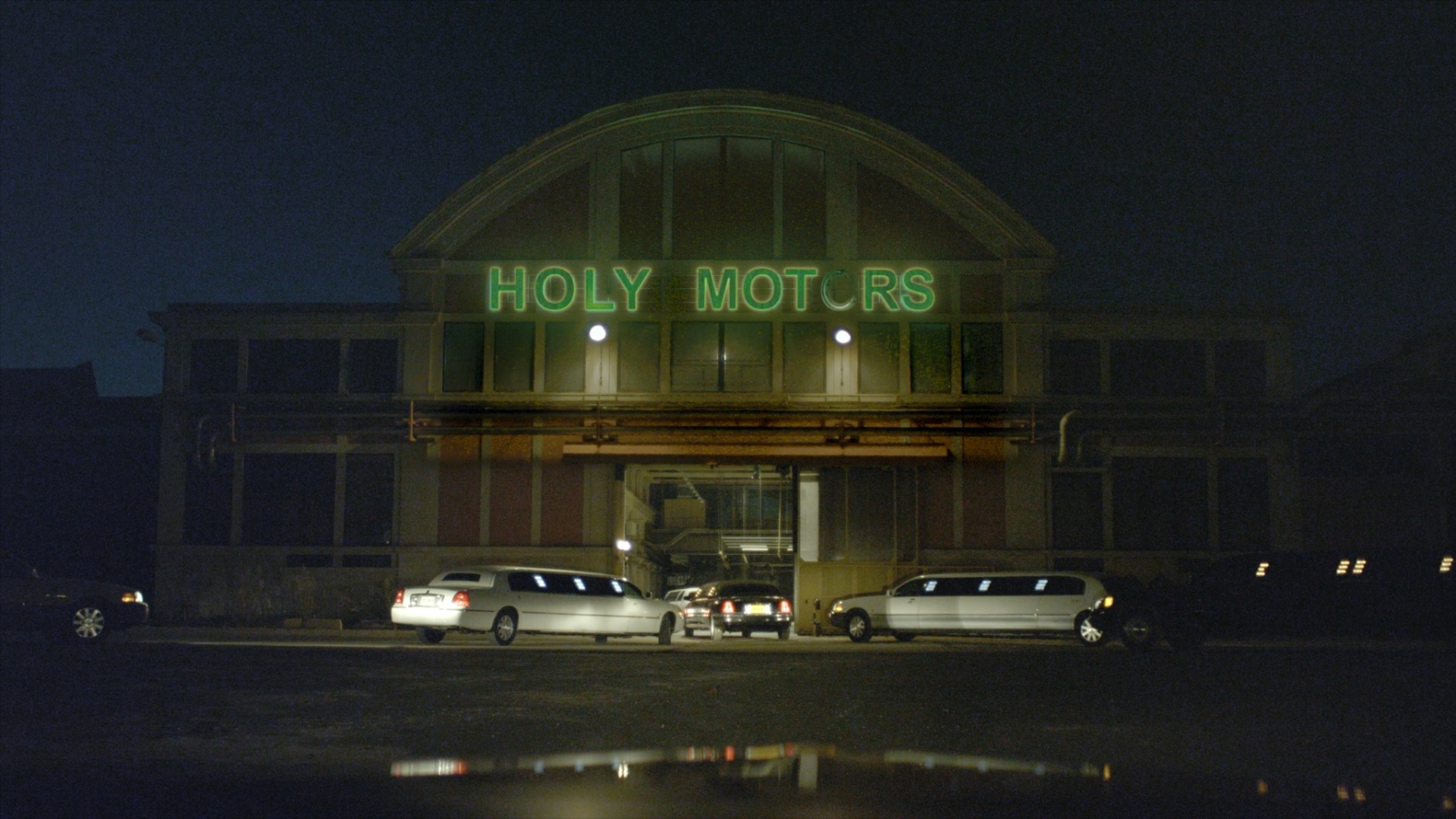 30.nov.2012 - Cena do filme europeu "Holy Motors", de Léos Carax, um dos destaques do Festival de Cannes - Imovision / Divulgação