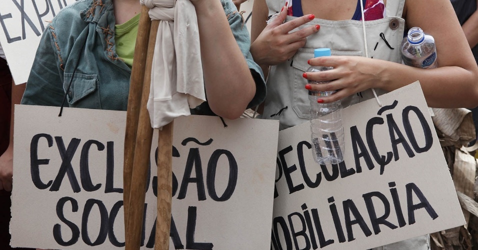 Protesto contra a  Copa em São Paulo reúne duas mil pessoas