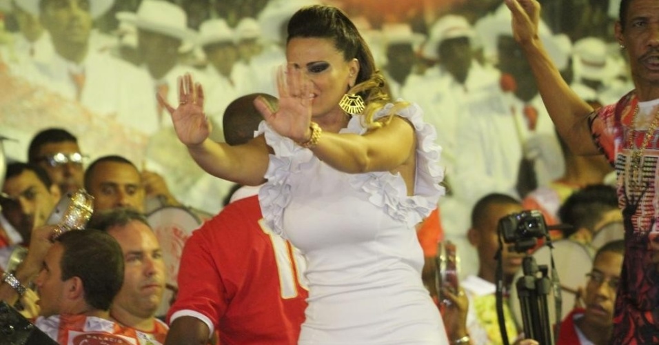 1.dez.2012: A rainha de bateria do Salgueiro, Viviane Araújo, participa do ensaio da escola de samba para o Carnaval 2013, em quadra na Tijuca, no Rio de Janeiro - AgNews