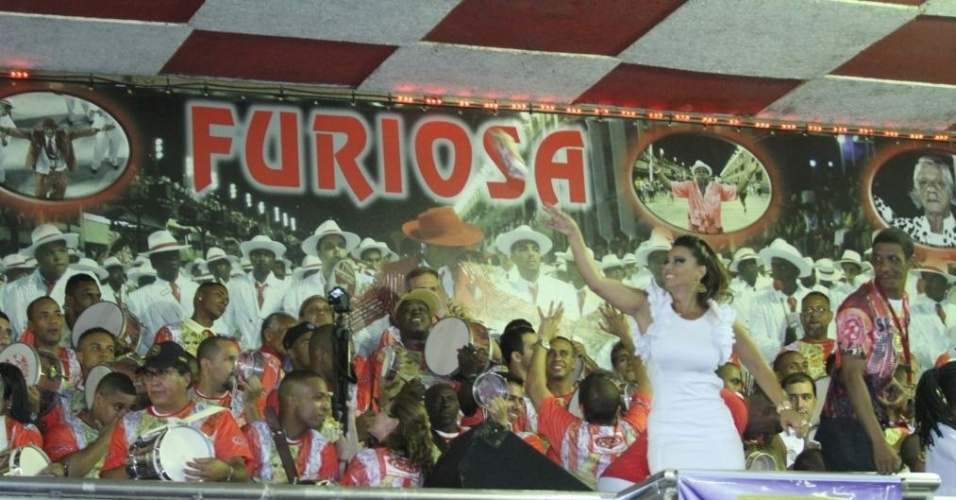 1.dez.2012: A rainha de bateria do Salgueiro, Viviane Araújo, participa do ensaio da escola de samba para o Carnaval 2013, em quadra na Tijuca, no Rio de Janeiro - AgNews