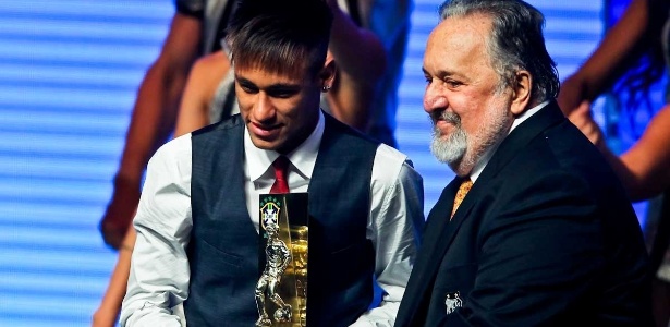 Luis Alvaro sonha em manter Neymar no clube após a Copa do Mundo de 2014 - Leandro Moraes/UOL