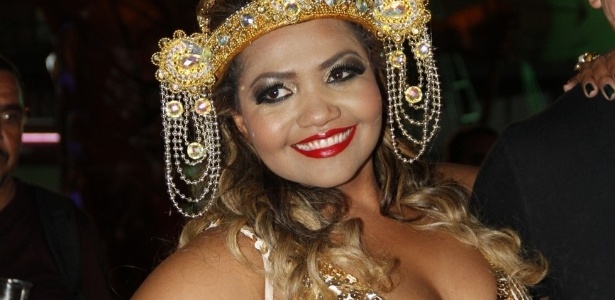 3.dez.2012 - A cantora Gaby Amarantos no lançamento do CD das Escolas de Samba do Rio para o Carnaval 2013, na Cidade do Samba, no Centro, Rio de Janeiro - Roberto Filho / AgNews