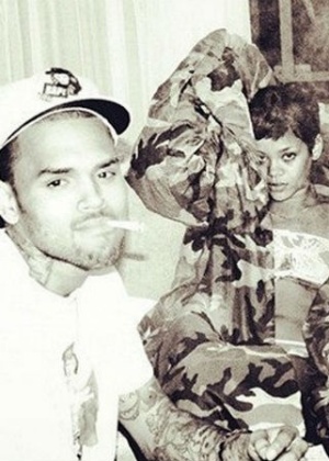 3.dez.2012 Chris Brown e Rihanna aparecem em foto publicada no Twitter do cantor