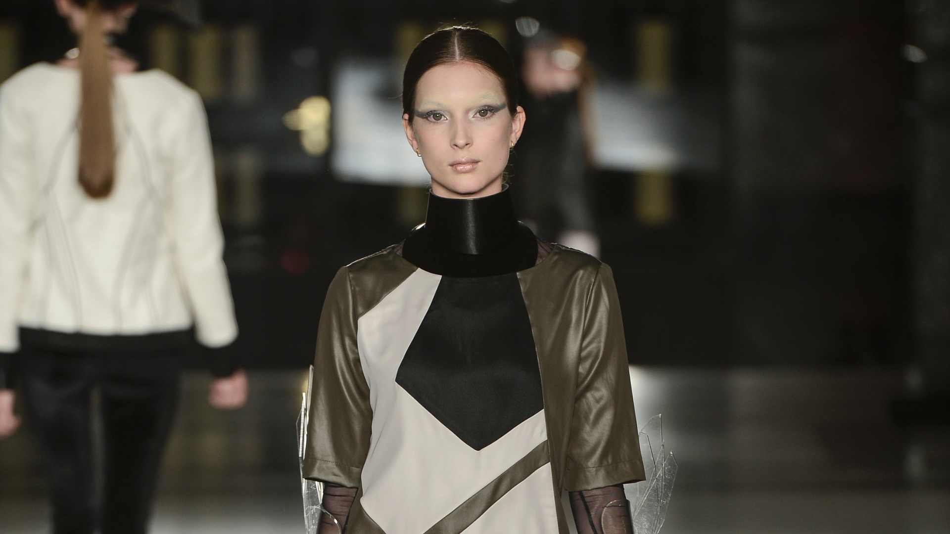 Já a Jardin apresentou no Minas Trend Preview uma blusa com recortes em couro - Divulgação