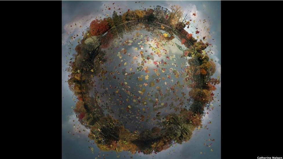 4.nov.2012 - A artista visual australiana Catherine Nelson, que trabalhou com efeitos especiais nos filmes da série "Harry Potter", cria planetas fantásticos em suas obras - Catherine Nelson