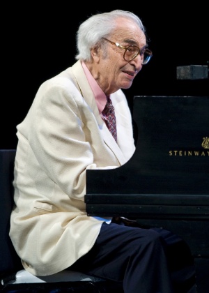 O pianista e compositor de jazz Dave Brubeck em foto de 2009. Brubeck morreu nesta quarta (5), de insuficiência cardíaca - Paul Chiasson/AP Photo/The Canadian Press