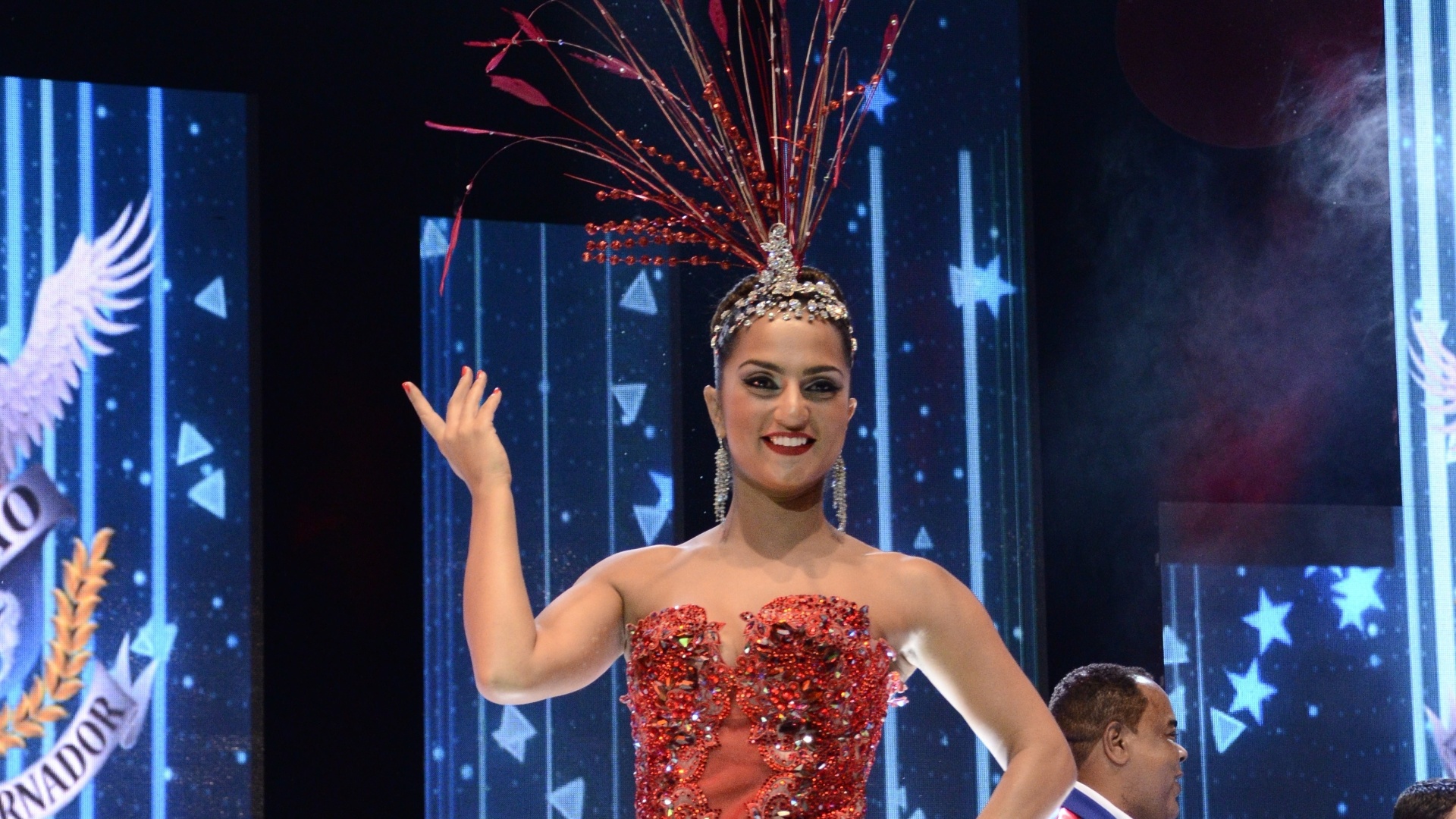 Bruna Bruno é a rainha de bateria da União da Ilha do Governador (4/12/12) - TV Globo/ Reprodução