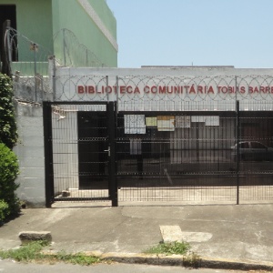 Fachada da Biblioteca Comunitária Tobias Barreto de Menezes, na Vila da Penha, zona norte do Rio - Felipe Martins/UOL