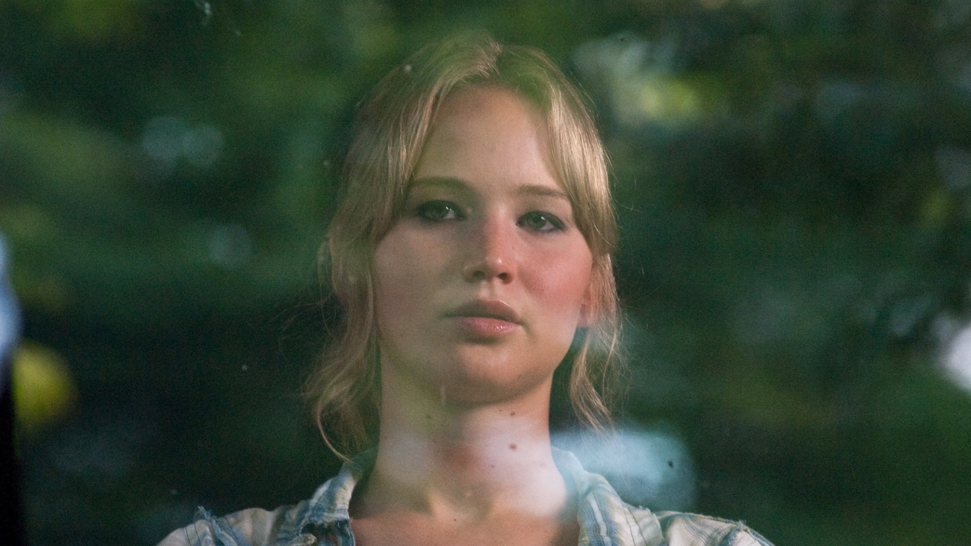 6.dez.2012 - Cena do filme "A Última Casa da Rua", de Mark Tonderai, estrelado por Jennifer Lawrence - Paris Filmes / Divulgação