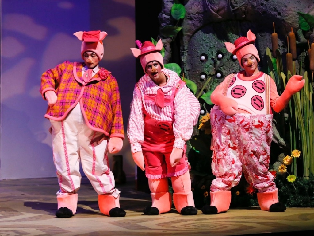 7.dez.2012 - Elenco ensaia "Shrek - O Musical" no Teatro João Caetano, no Rio - AgNews