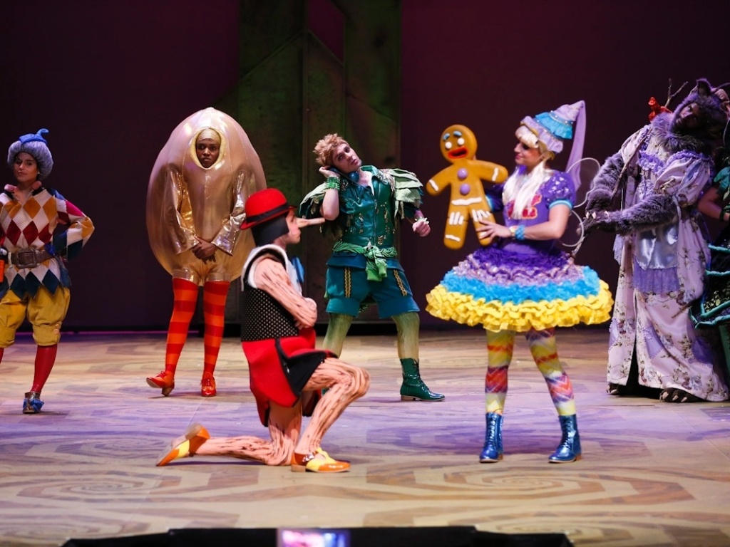 7.dez.2012 - Elenco ensaia "Shrek - O Musical" no Teatro João Caetano, no Rio - AgNews