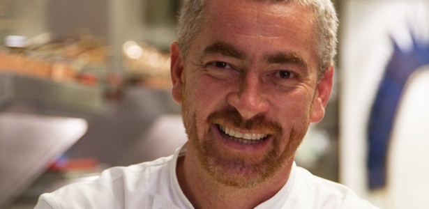 O chef brasileiro já pilotou os fogões do restaurante de Alain Ducasse no hotel Plaza Athénée, em Paris - Divulgação