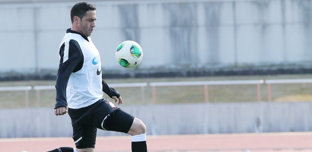 Chicão não joga desde dezembro de 2012, por conta de uma lesão no joelho - Flavio Florido/UOL